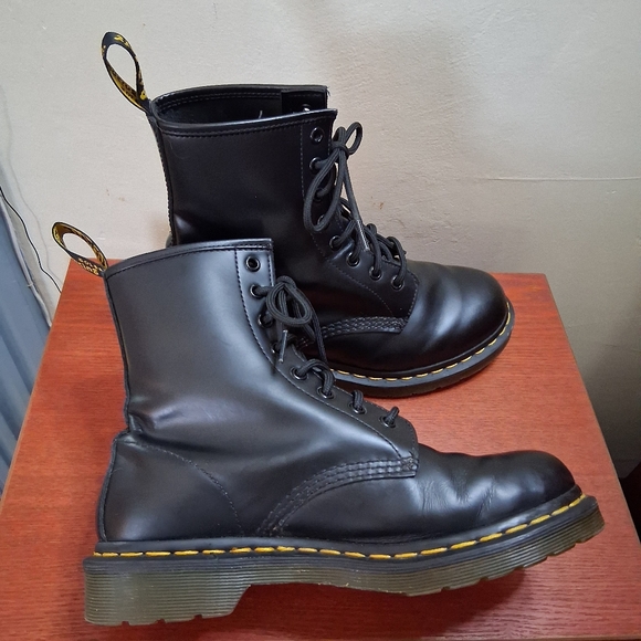 Dr. Martens Air Wair 1460 Womens Smooth Leather Black Lace-Up Boots Size 8 - Picture 4 of 14